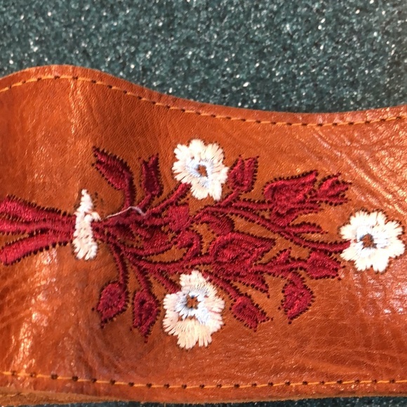 Women's Leather Belt Floral design - Picture 9 of 16